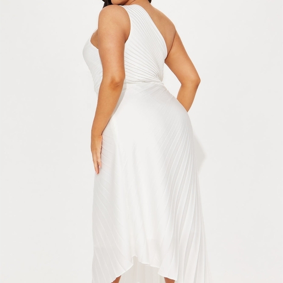 Elegant White One-Shoulder Dress - Picture 3 of 4